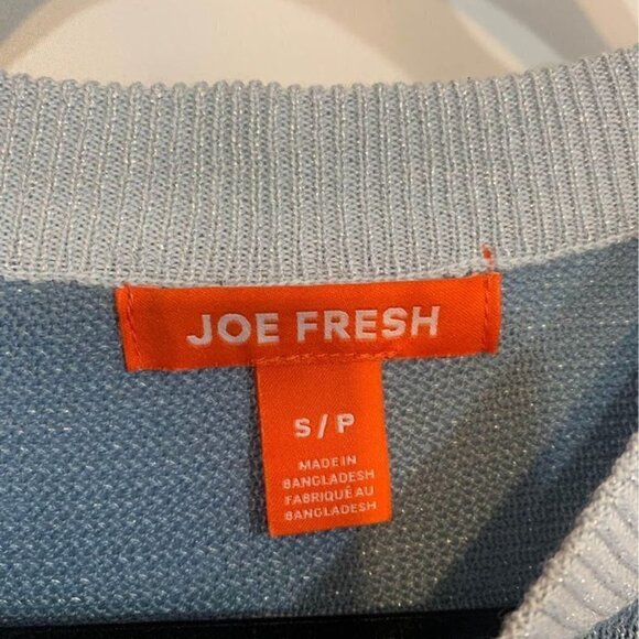 𝅺WOMAN’S blue sparkle crew neck sweater. Size small. New condition - Picture 3 of 6